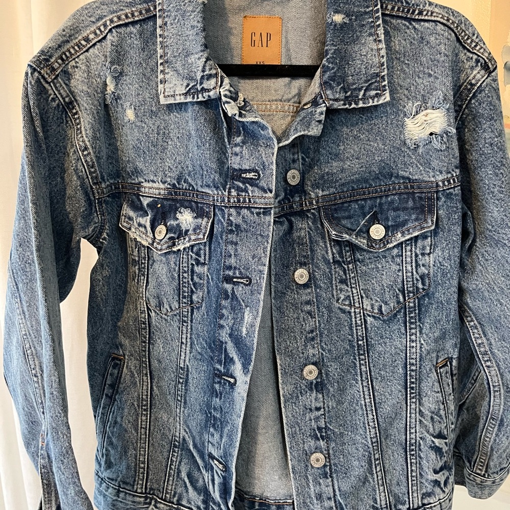 Gap Women's Oversized Distressed Denim Jacket